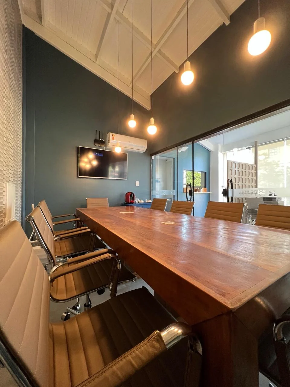 Sala de reunião da Porto Real
